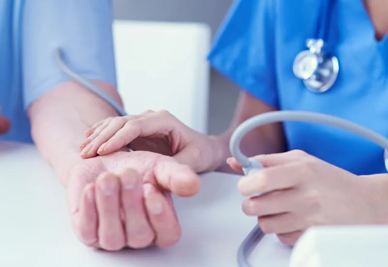 Conheça a trajetória de vida e compromisso com a saúde pública do Dr. Marcus Vinícius